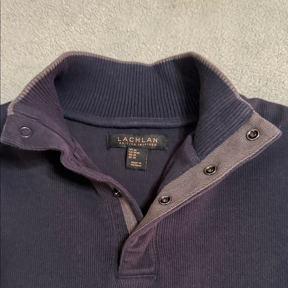 Men's Classic Navy Zip-Up Sweater:EXCELLENT CONDITION